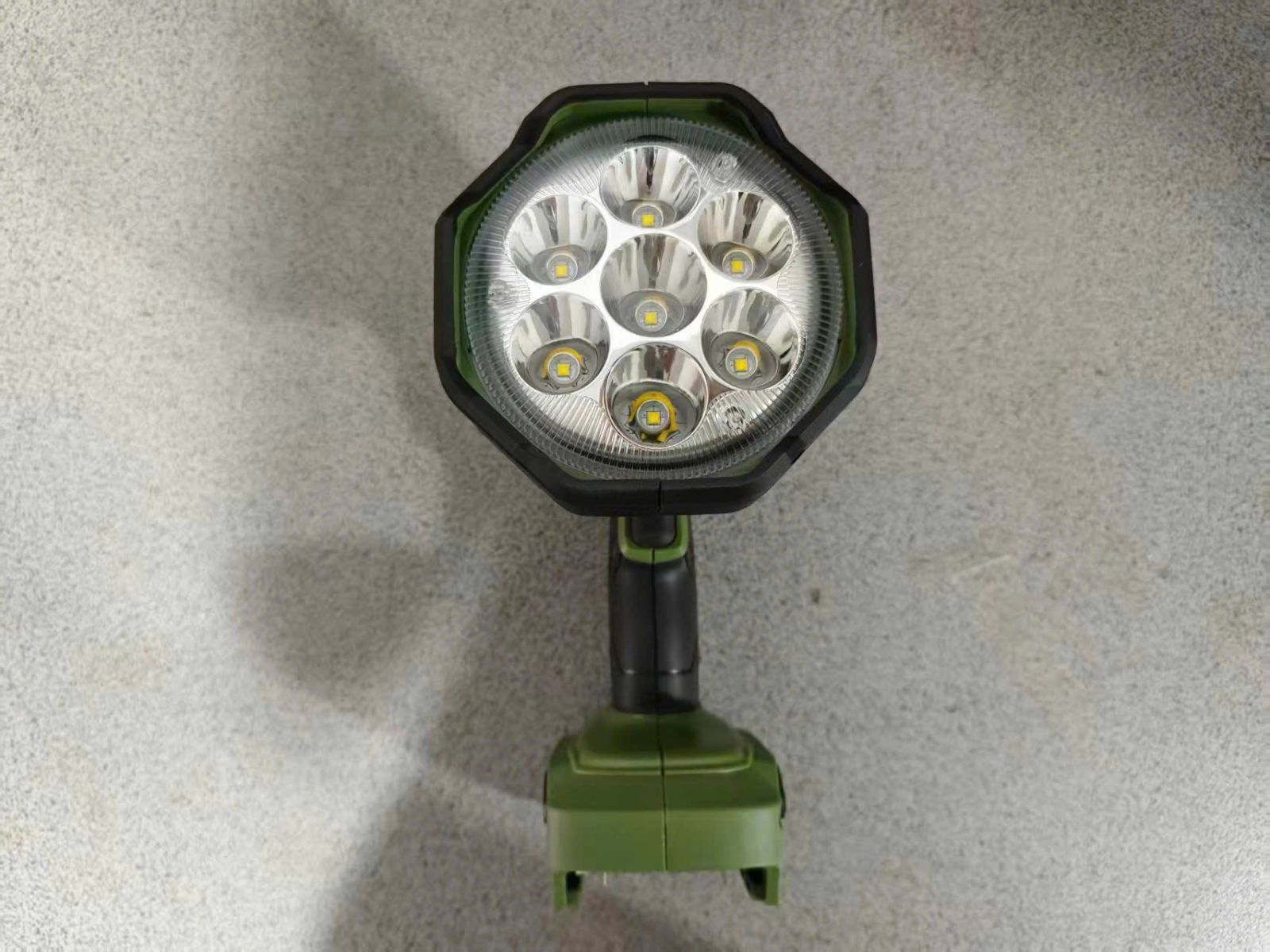 Đèn Chiếu Sáng Dùng Pin 21V Dekton M21-D2500XLM 3 Cấp Độ Sáng, Có Chế Độ Cảnh Báo 4