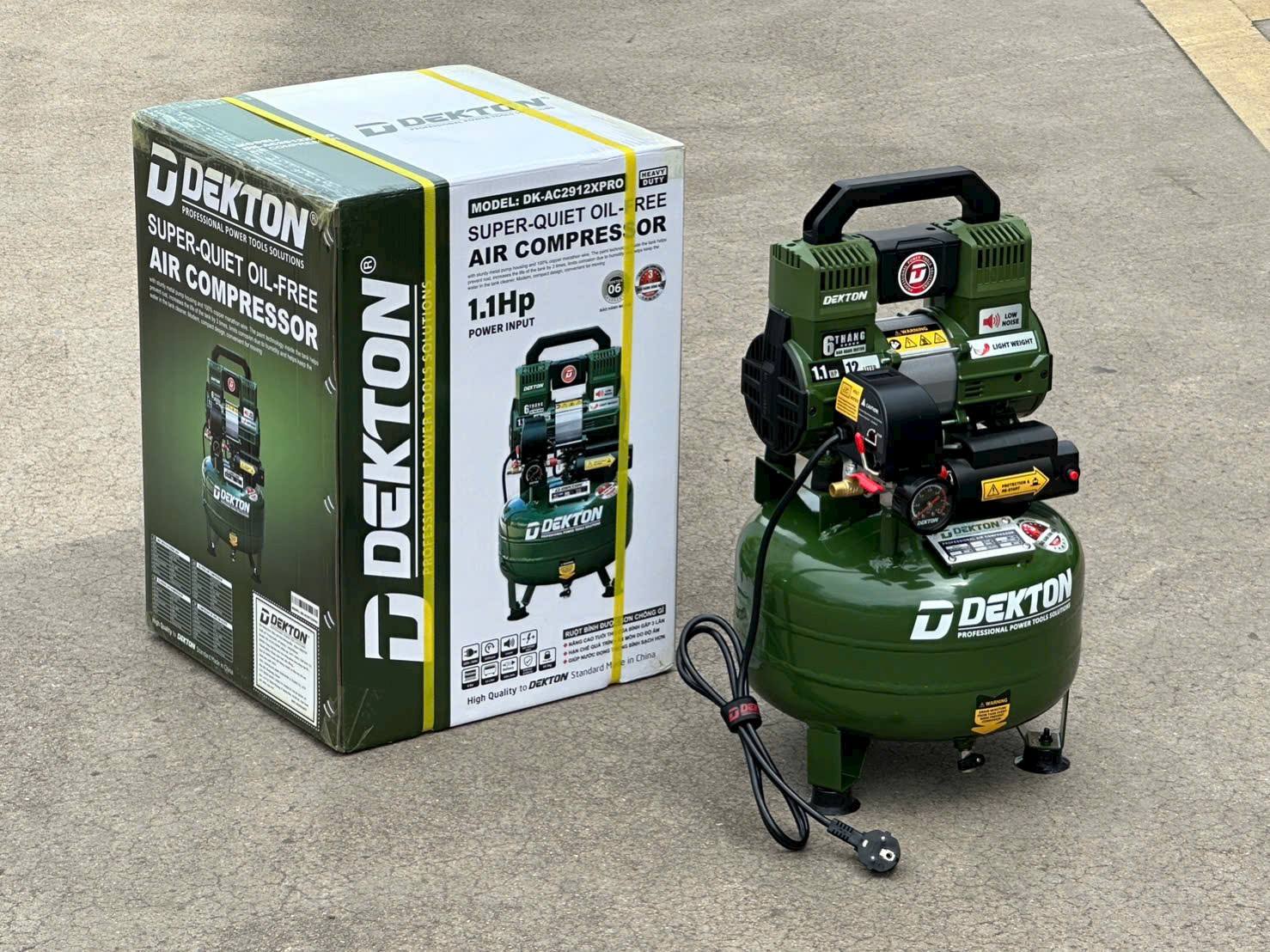 Máy Nén Khí Dekton Không Dầu 12L Công Suất 1.1HP DK-AC2912XPRO