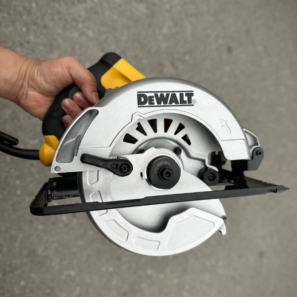 Máy Cưa Đĩa Dewalt DWE5615-B1 1500W – Lưỡi Cưa 185mm Chính Hãng