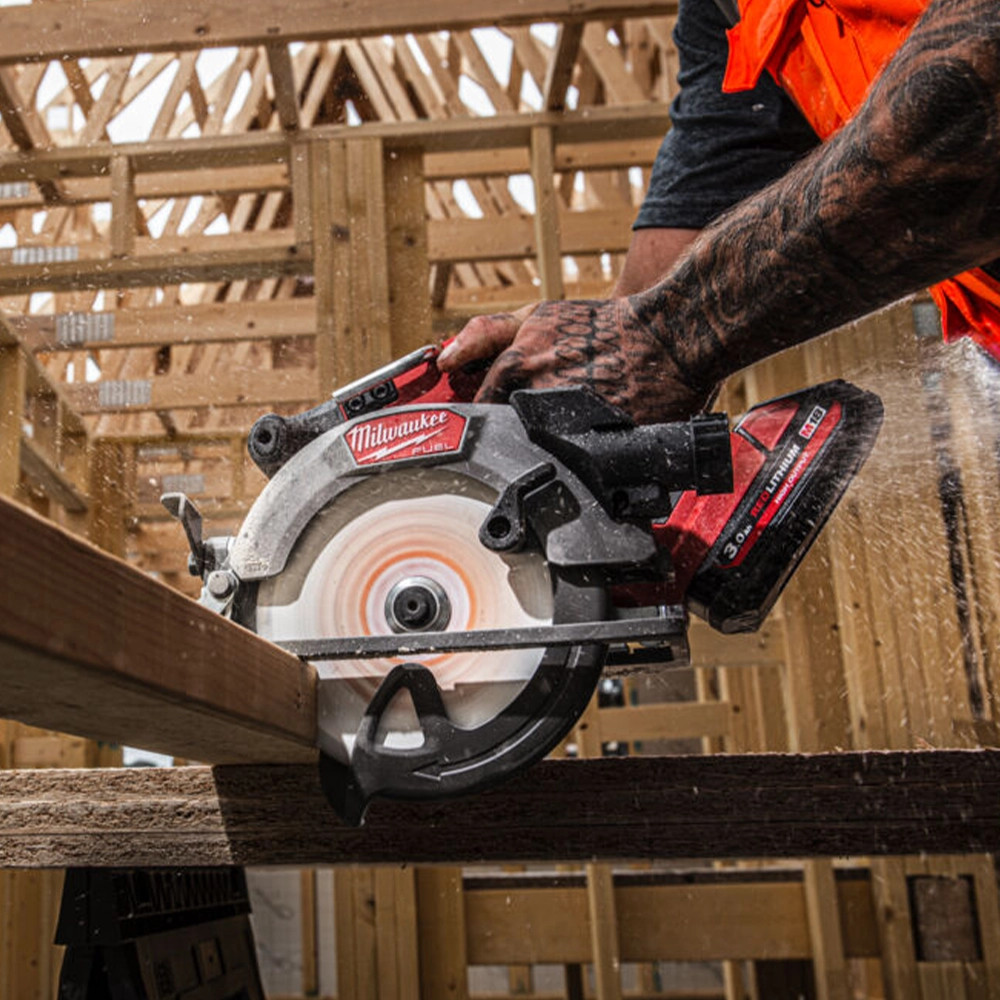 Máy Cưa đĩa Milwaukee M18 FCS552-0 ASIA Lưỡi 165mm Cắt Sâu 57mm