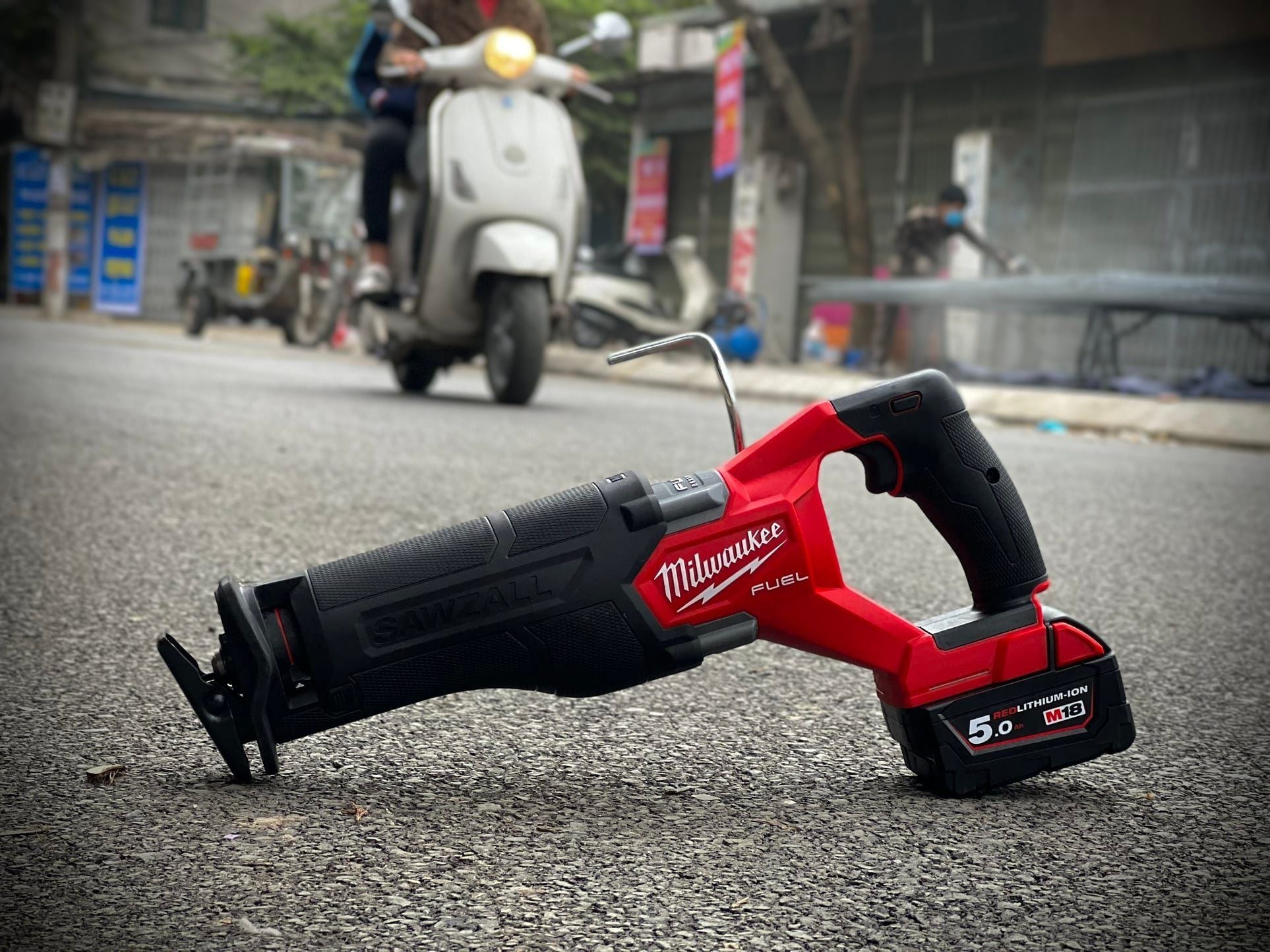 Máy Cưa Kiếm Milwaukee M18 FSZ-0X0 - Tốc độ 0-3.000 L/p, độ Sọc 32mm