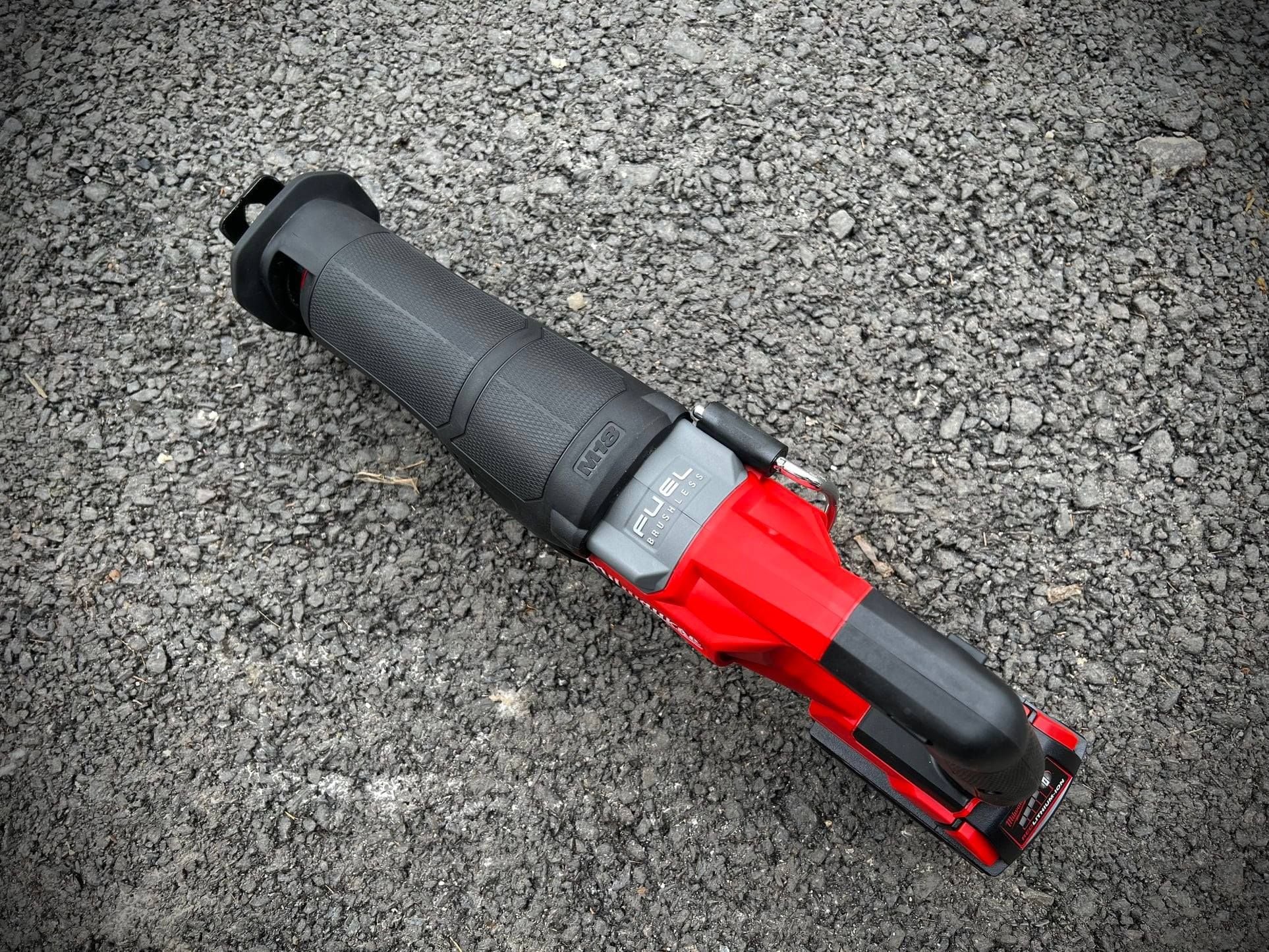Máy Cưa Kiếm Milwaukee M18 FSZ-0X0 - Tốc độ 0-3.000 L/p, độ Sọc 32mm