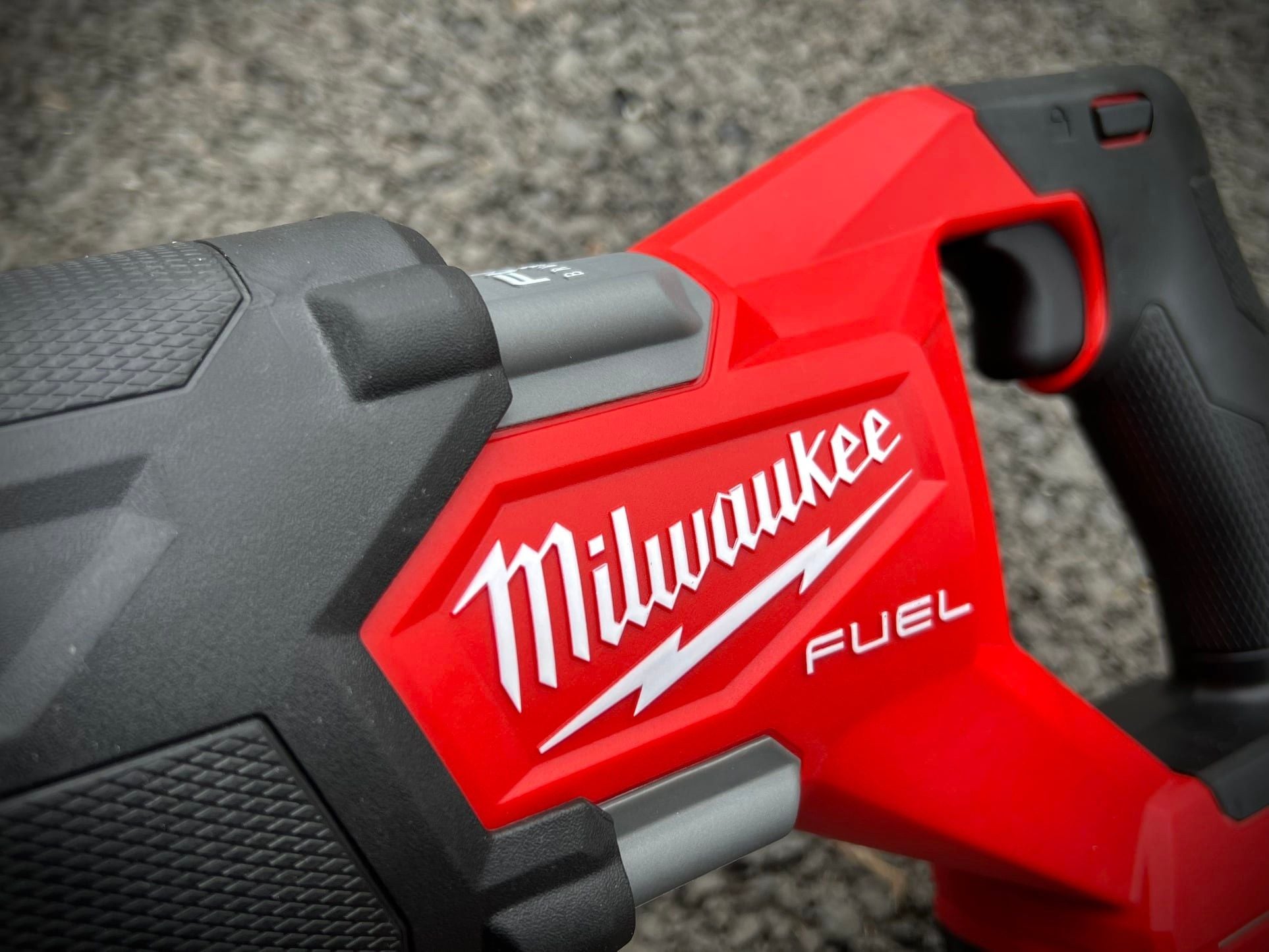 Máy Cưa Kiếm Milwaukee M18 FSZ-0X0 - Tốc độ 0-3.000 L/p, độ Sọc 32mm