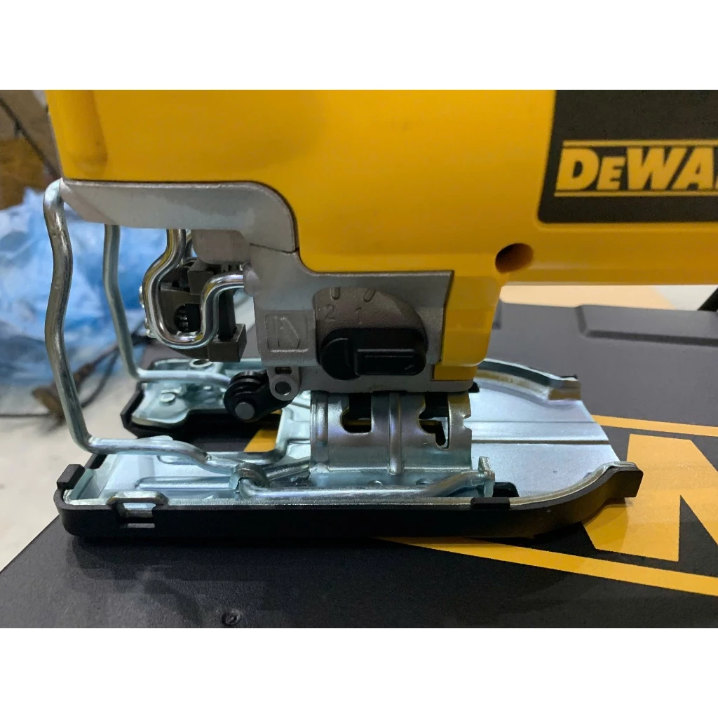 Máy Cưa Lọng Dewalt DWE341-B1 550W Chính Hãng – Cưa Gỗ, Kim Loại