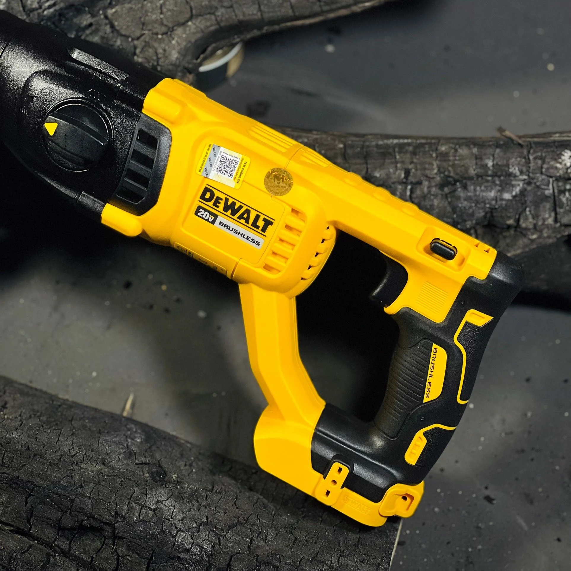 Máy Khoan Bê Tông Dewalt DCH133N-KR Pin 18V, Động Cơ Không Chổi Than, Lực Đập 2.6J