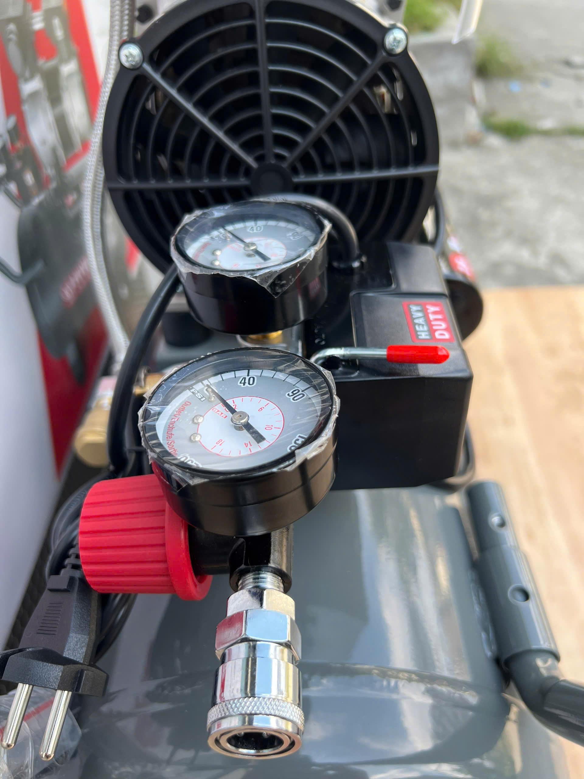 Máy Nén Khí Không Dầu 30L 2HP Hybest VACWL2030AH4P - Áp 9.3 Bar Giá Tốt