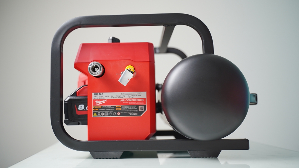 Máy Nén Khí Milwaukee M18 FAC-0 ASIA, Bình 7.6L, 135psi, 68dBA