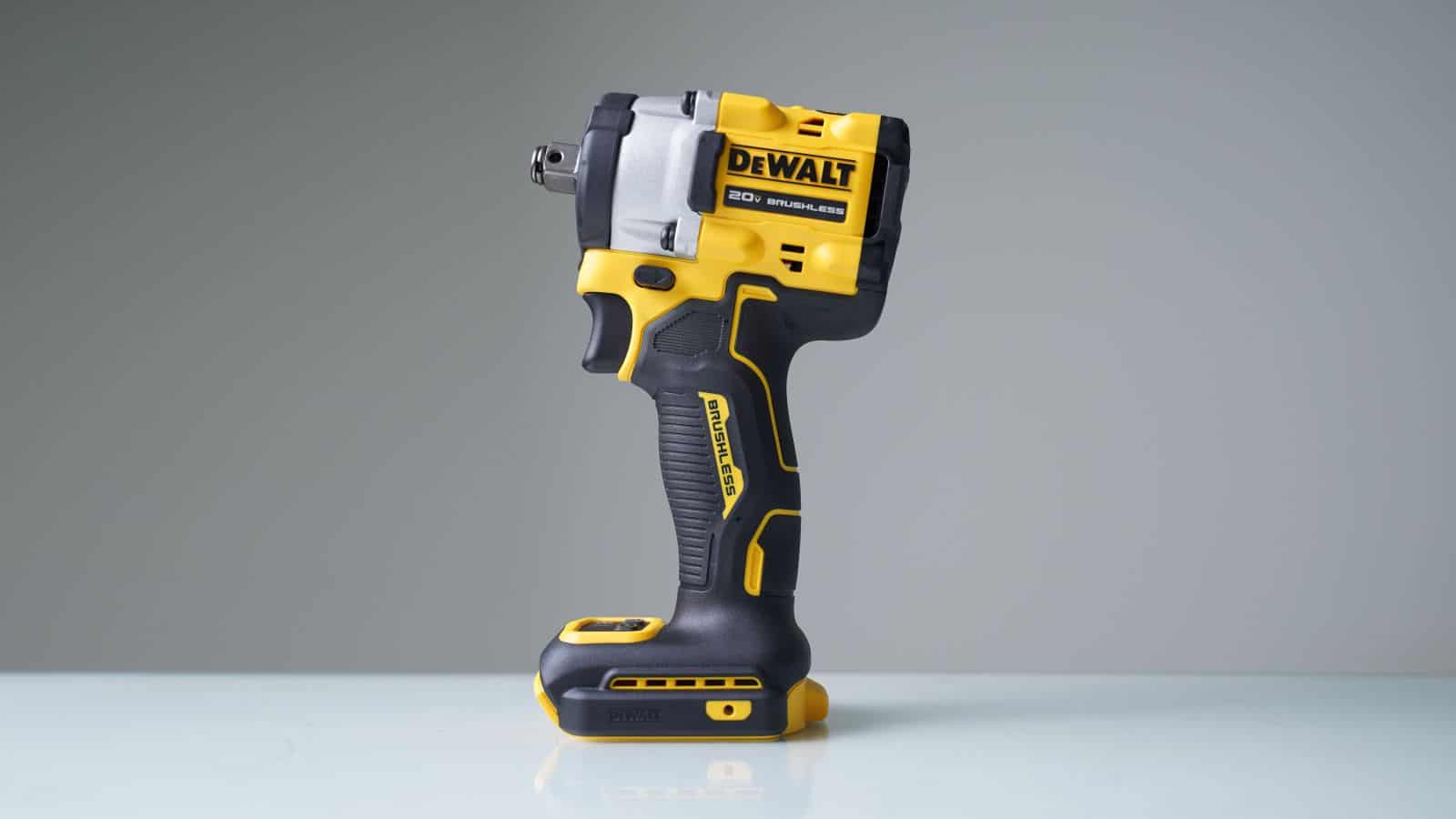 Máy Siết Bu Lông Dùng Pin 20V Max DeWalt DCF921N-B1