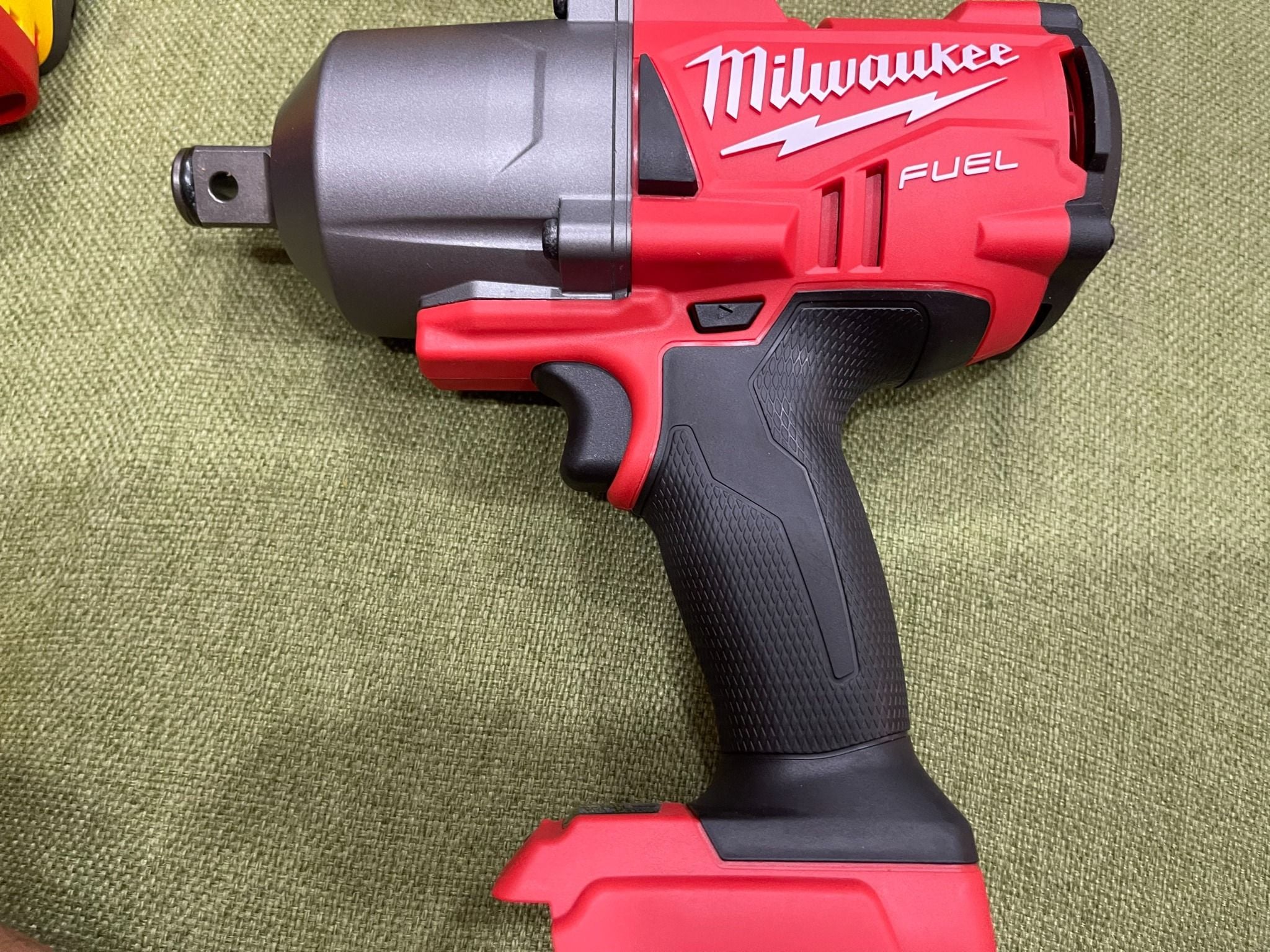 Máy Siết Bu Lông Milwaukee M18 ONEFHIWF34-0X