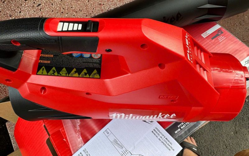 Máy Thổi Bụi Milwaukee M18 FBLG3-0 ASIA Lực Thổi 12.2N, Tốc độ Khí 193km/h