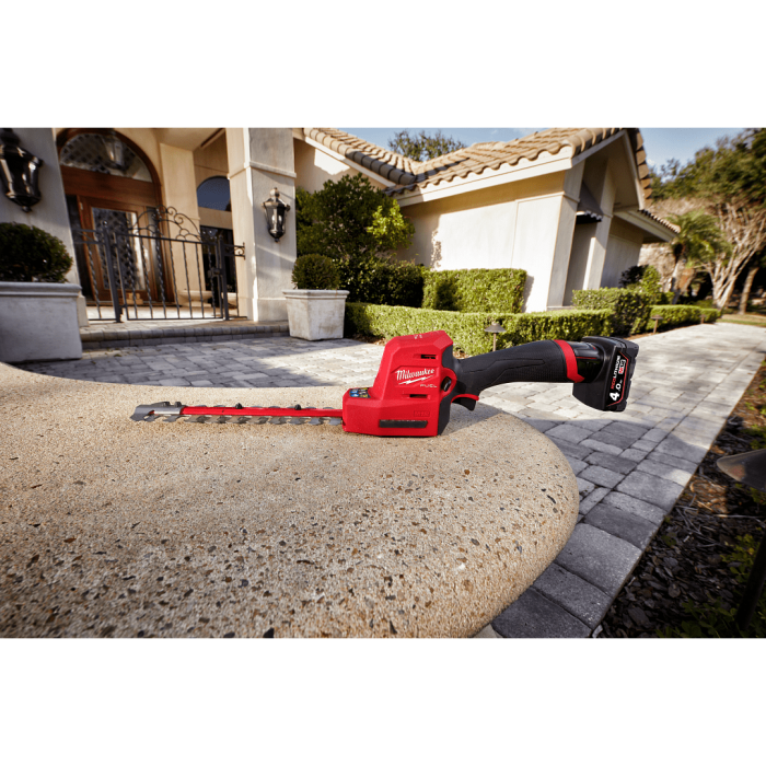 Máy Tỉa Hàng Rào Milwaukee M12 FHT20-0 ASIA