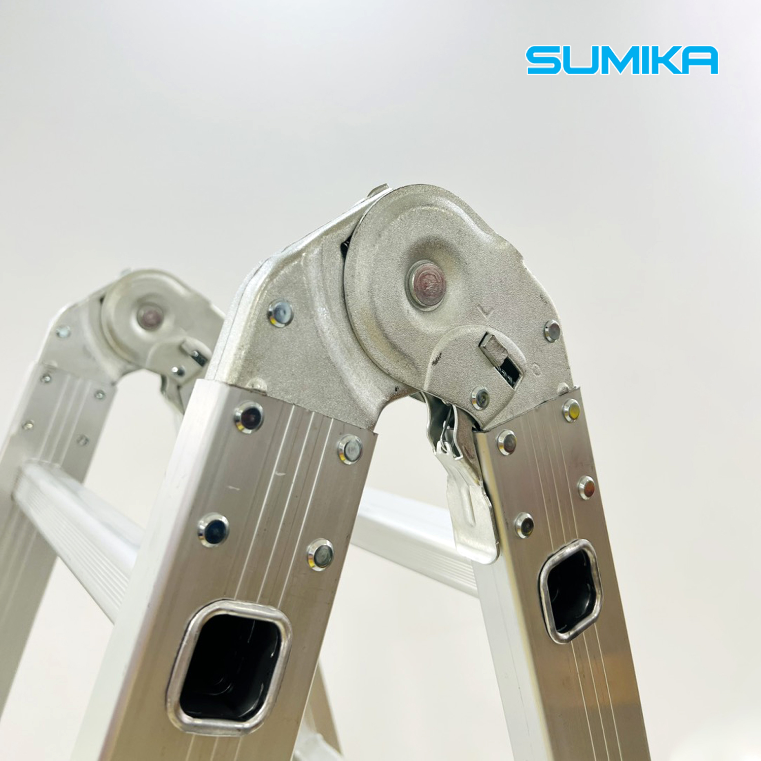 Thang Nhôm Gấp đa Năng SUMIKA SK207 2 đoạn 12 Bậc Gọn Nhẹ Chuẩn EN131