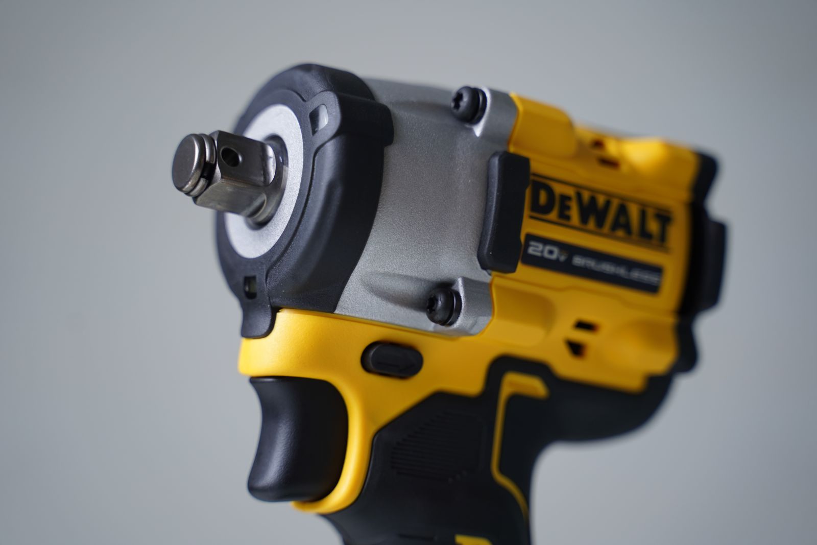 Máy Siết Bu Lông Dùng Pin 20V Max DeWalt DCF921N-B1