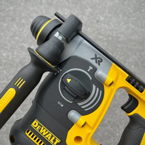 Máy Khoan Bê Tông 20V Dewalt DCH273B Chính Hãng, Lực đập 2.1J