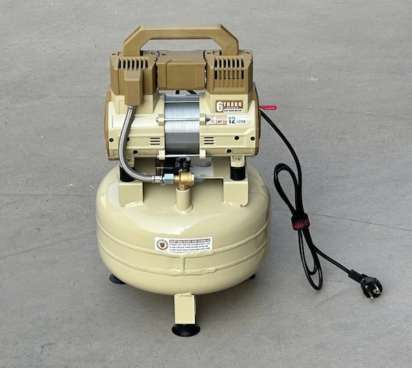 Máy Nén Khí Không Dầu Dekton DK-AC2912VTG Bình 12 Lít - Ruột Bình Chống Gỉ