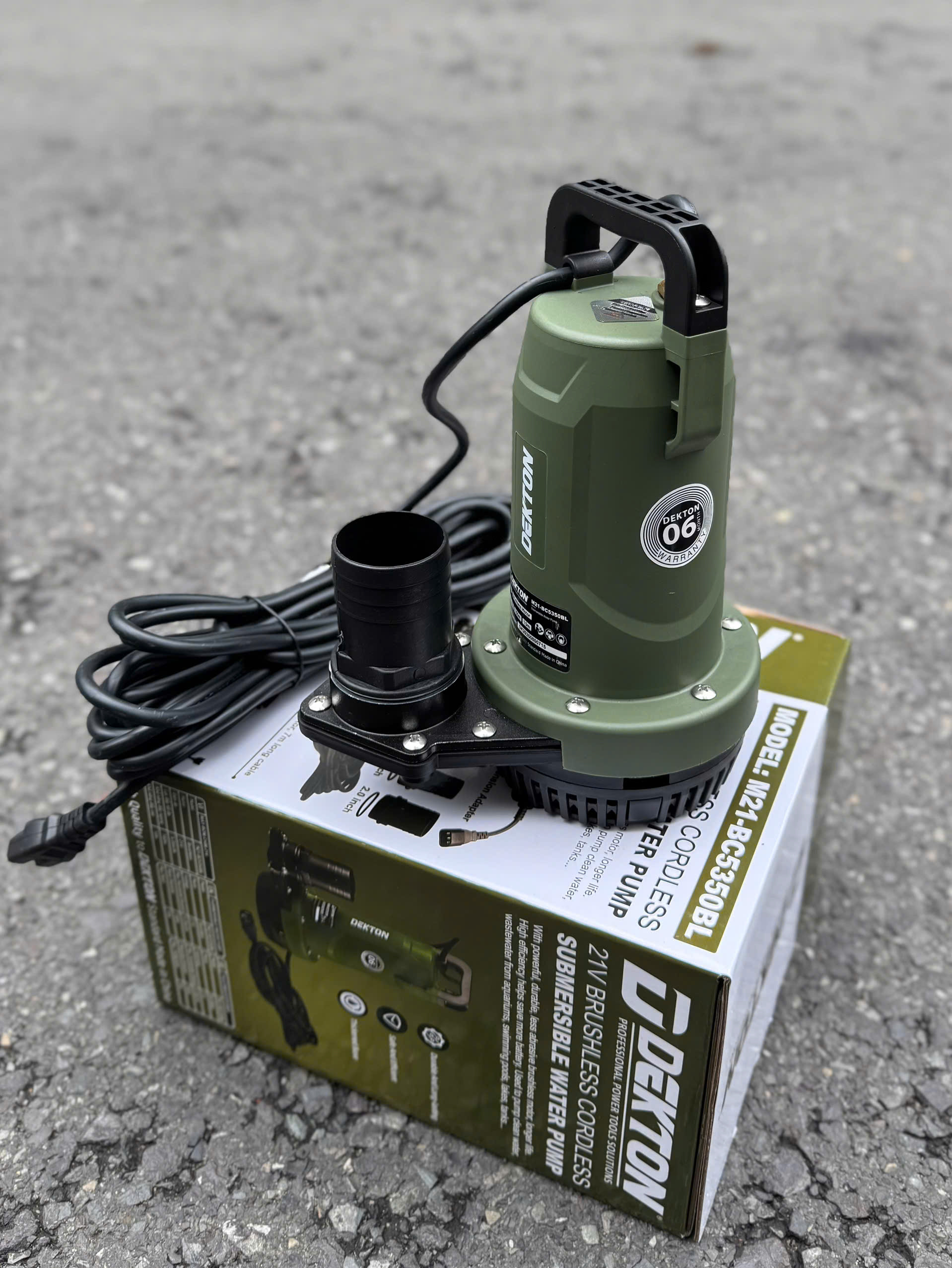 Máy Bơm Nước Chìm Dekton 21V Brushless M21-BC5350BL Lưu Lượng 90 Lít/phút