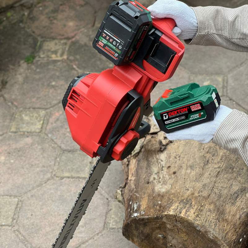 Máy Cưa Xích Dùng Pin Amaxtools ACX405-SM