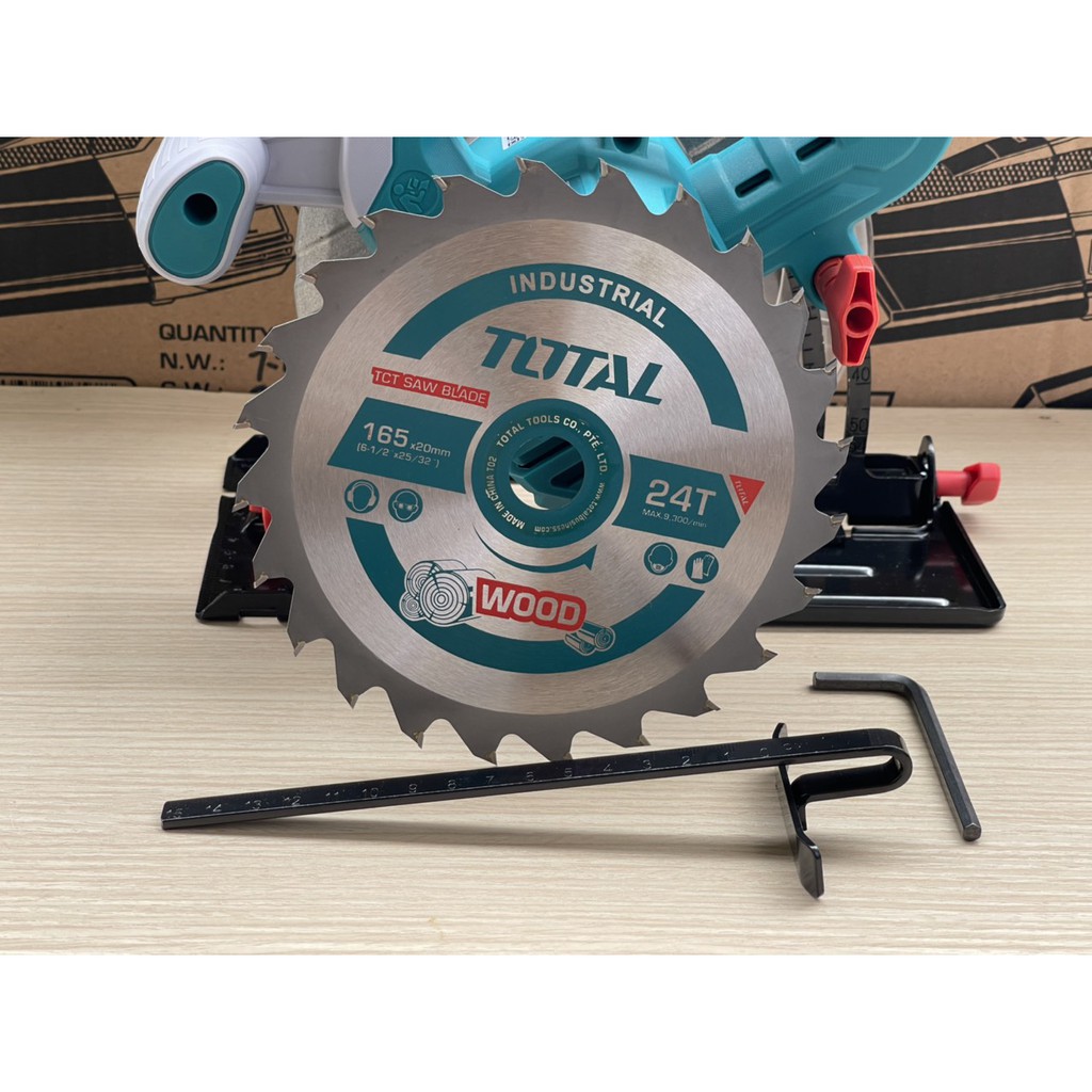 Máy Cưa đĩa Tròn 165m Dùng Pin Total 20V TSLI1651 ( Không Kèm Pin Và Sạc )
