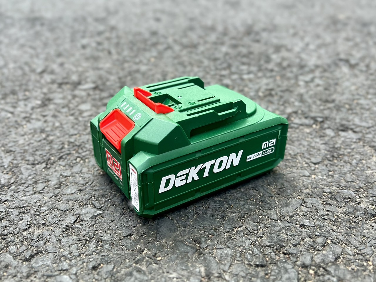 Pin Dekton M21-B4000