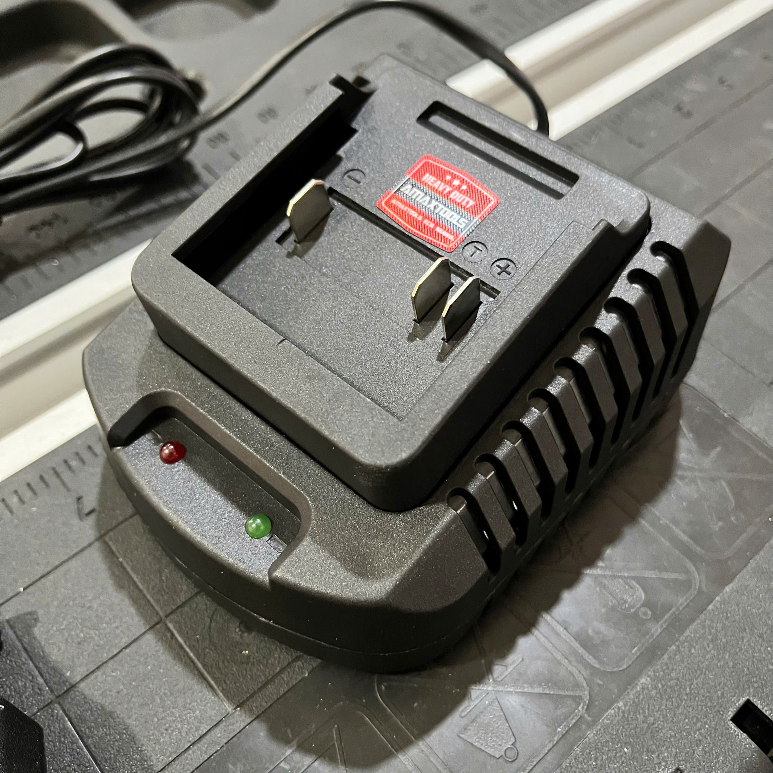 Sạc Amaxtools AS2.5AS 21V 4.5A  Chân Pin M21 Chính Hãng