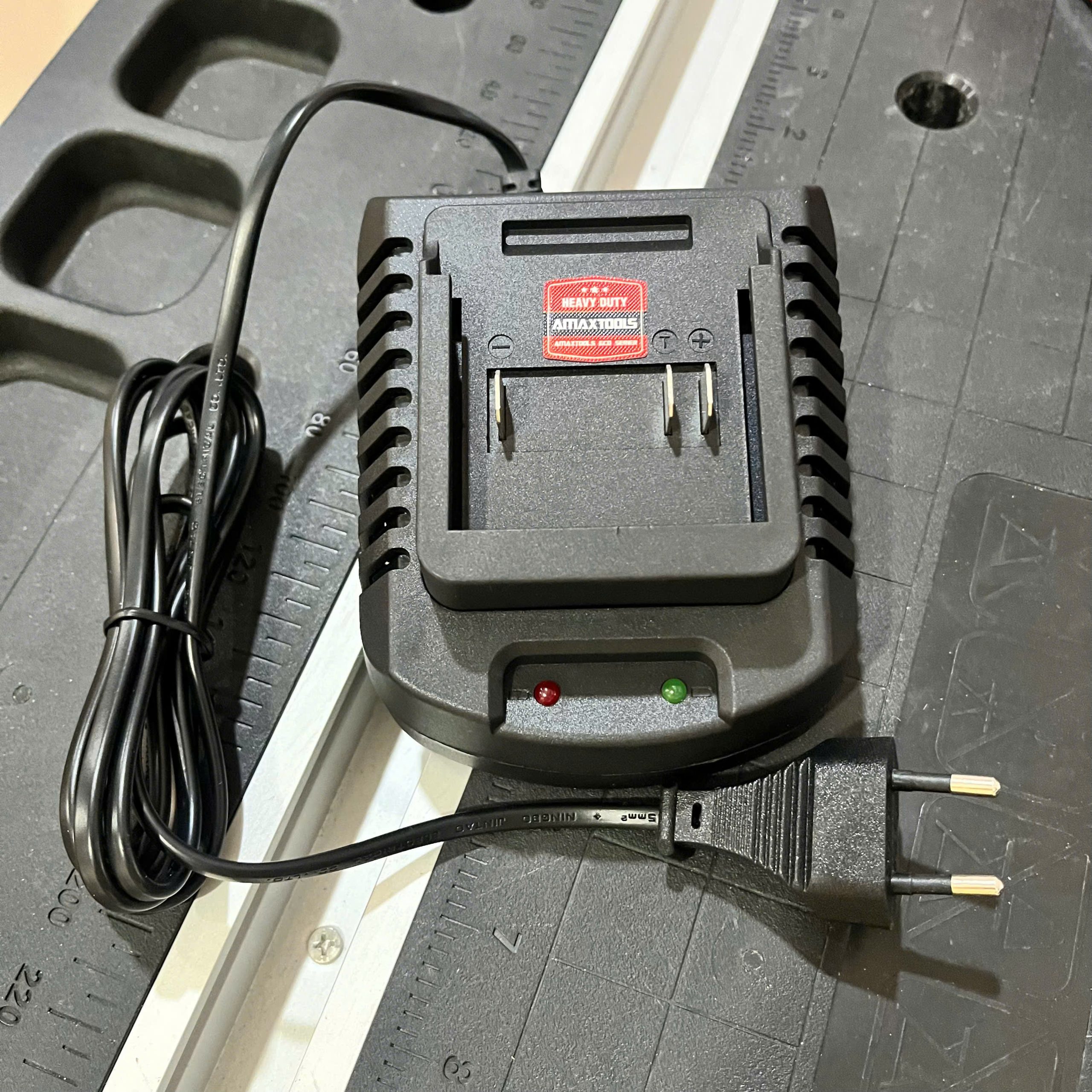 Sạc Amaxtools AS2.5AS 21V 4.5A  Chân Pin M21 Chính Hãng