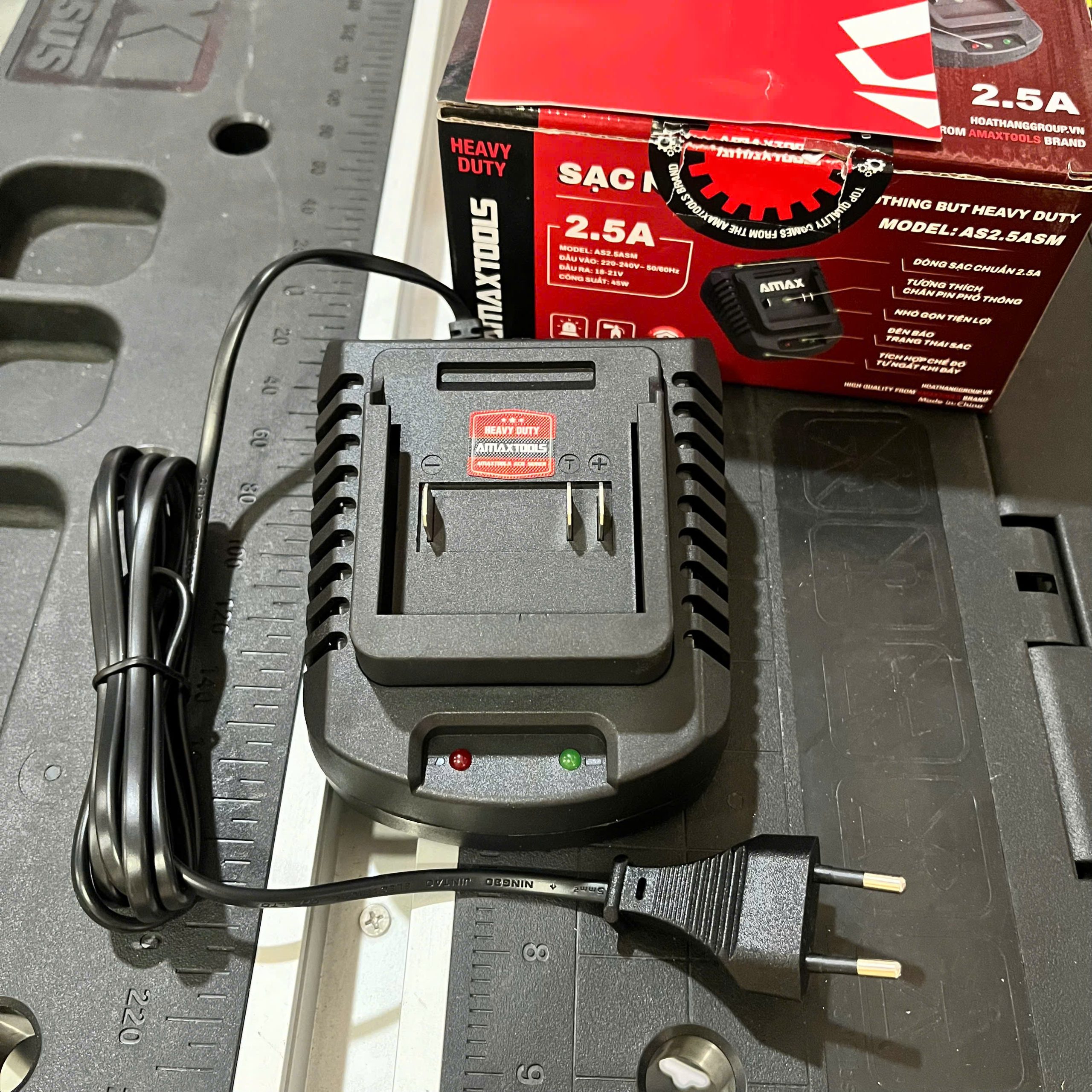 Sạc Amaxtools AS2.5AS 21V 4.5A  Chân Pin M21 Chính Hãng