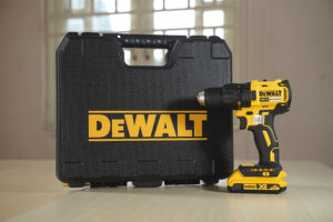 Máy khoan pin DeWalt giá rẻ